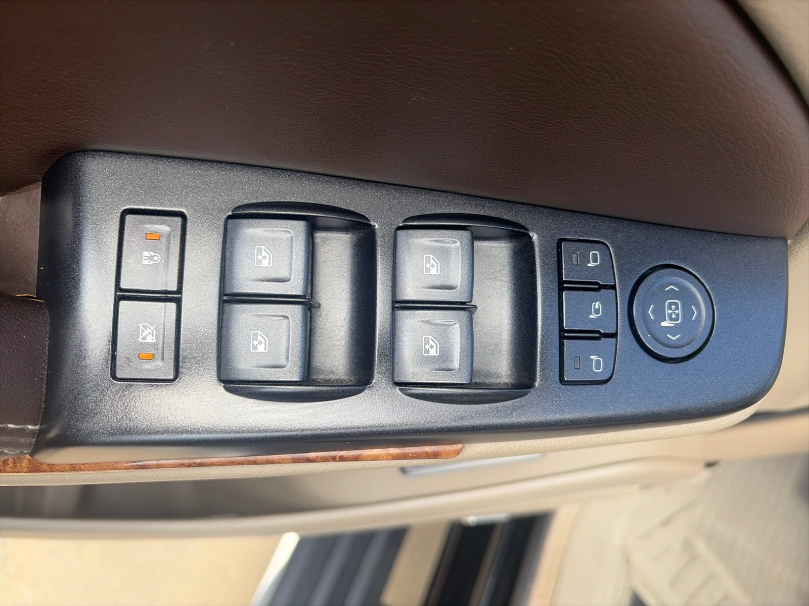 Used 2019 Chevrolet Tahoe Premier AWD/4WD image 16