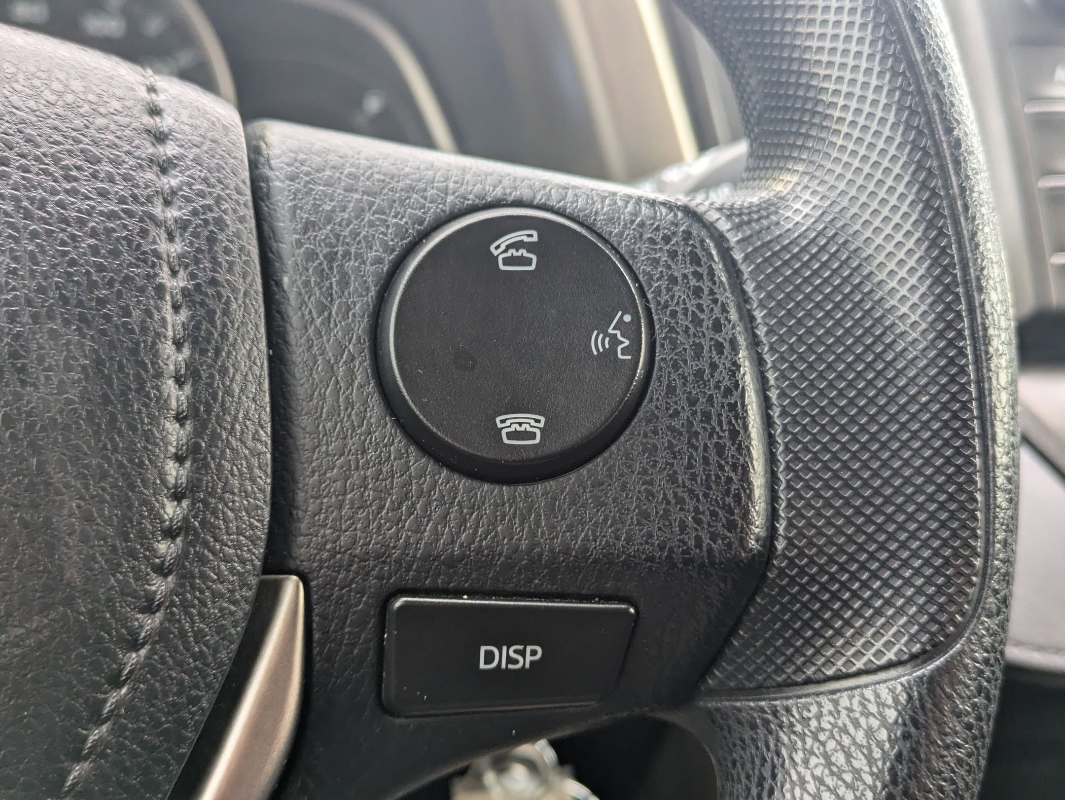 Used 2015 Toyota RAV4 LE image 13