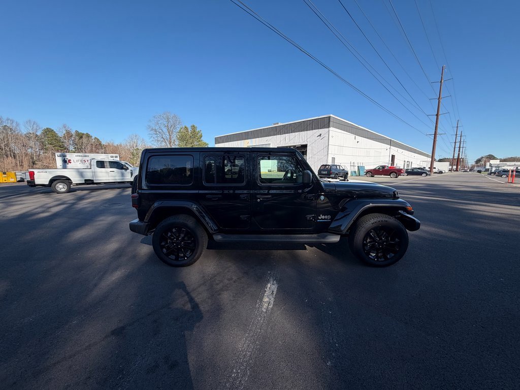 Used 2025 Jeep Wrangler Unlimited Sahara image 4