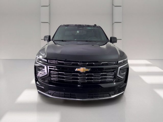 Used 2025 Chevrolet Tahoe High Country RWD image 3
