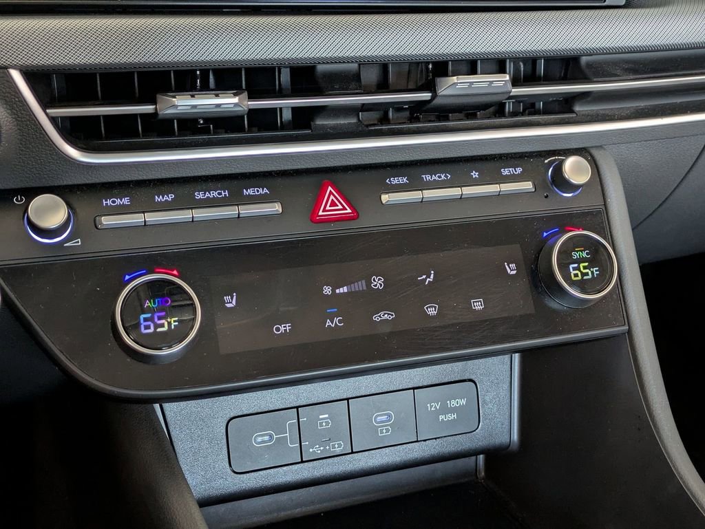 Used 2025 Hyundai Sonata SEL FWD image 17