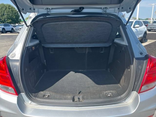 Used 2018 Chevrolet Trax LT w/ LT Convenience Package FWD image 9