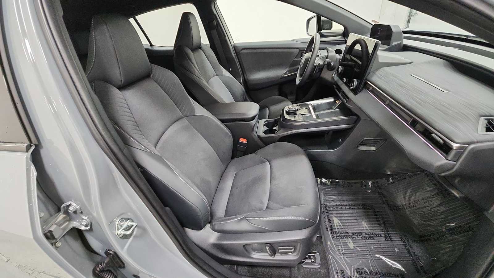 Used 2026 Toyota C-HR AWD/4WD image 29