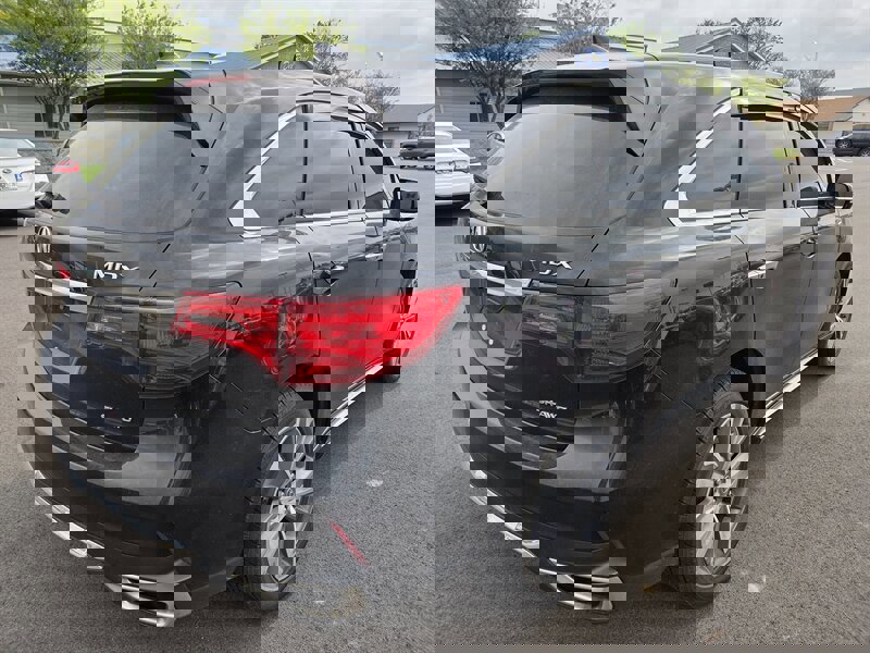 Used 2018 Acura MDX w/ Technology & Entertainment image 3