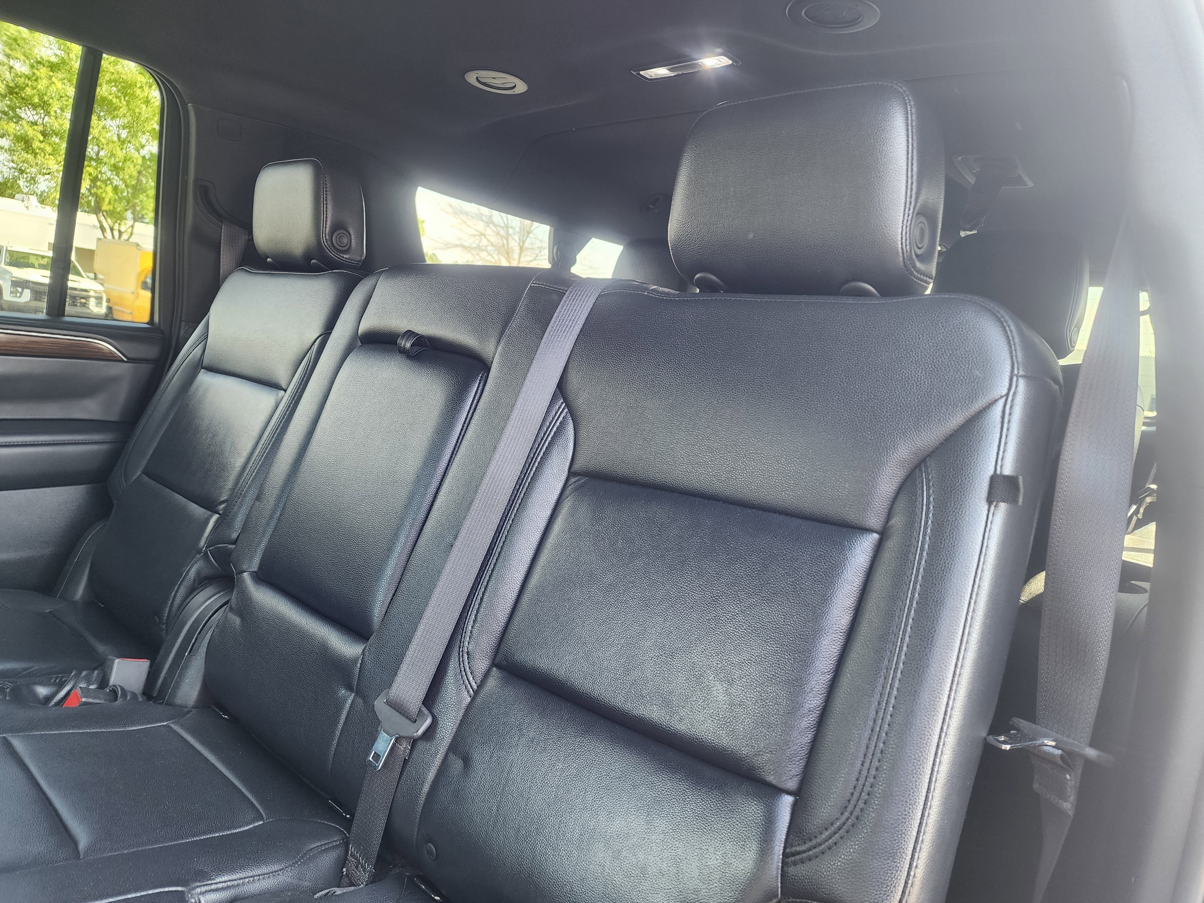 Used 2022 GMC Yukon XL SLE image 13