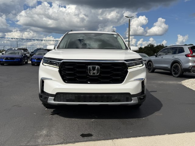 Certified 2024 Honda Pilot Touring image 9