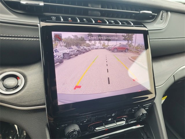 New 2025 Jeep Grand Cherokee Limited image 32