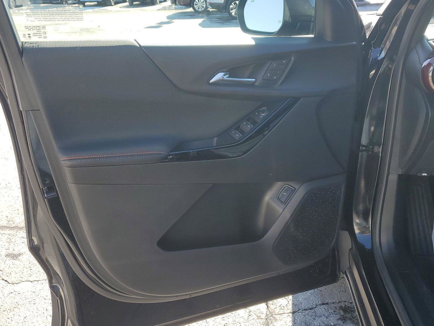 Used 2025 Chevrolet Equinox RS w/ Safety and Technology Package image 13