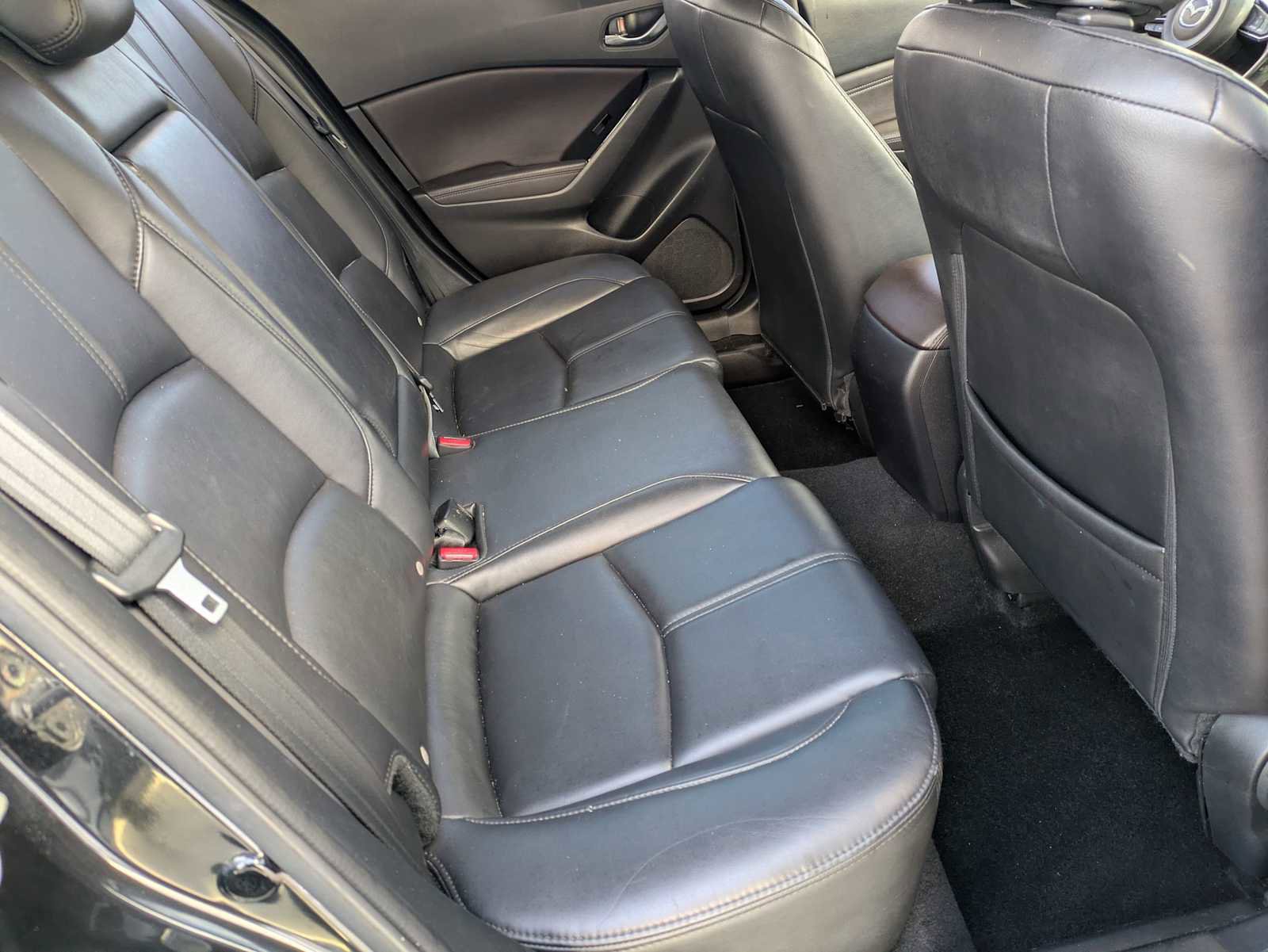 Used 2018 MAZDA MAZDA3 Touring image 19