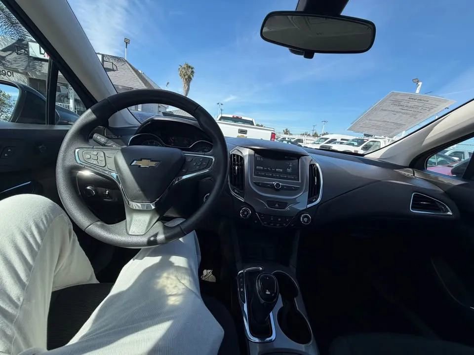 Used 2016 Chevrolet Cruze LT w/ Convenience Package image 9