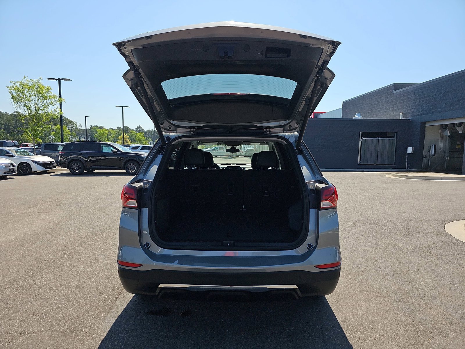Used 2023 Chevrolet Equinox LT image 13