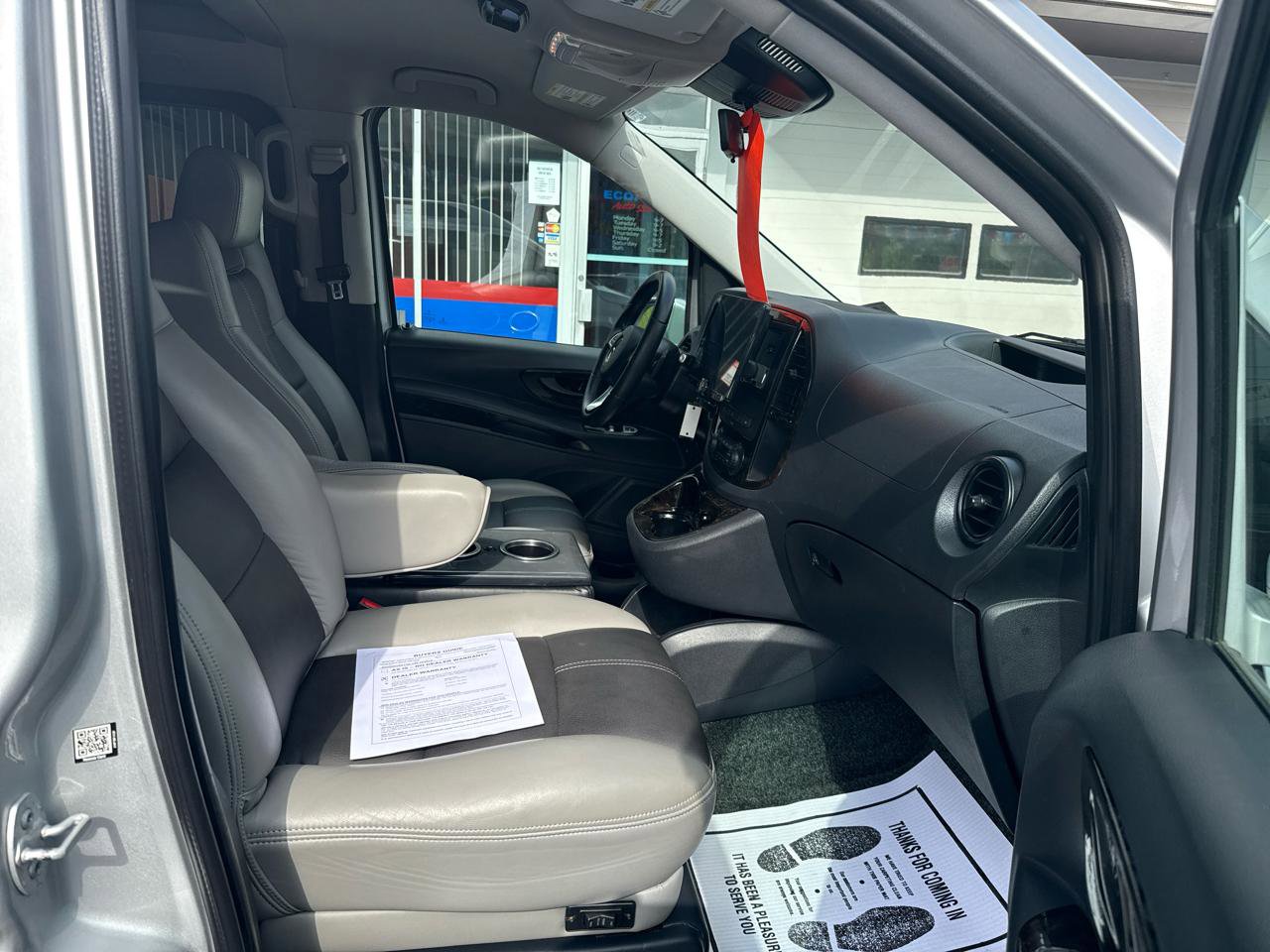 Used 2016 Mercedes-Benz Metris Passenger image 35