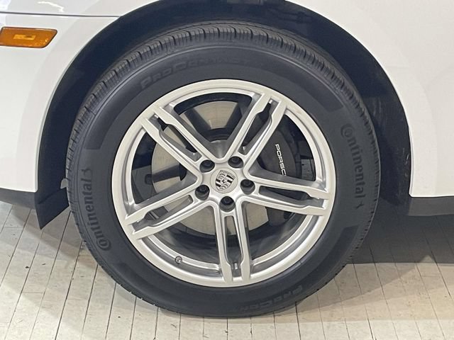 Certified 2026 Porsche Macan AWD/4WD image 13