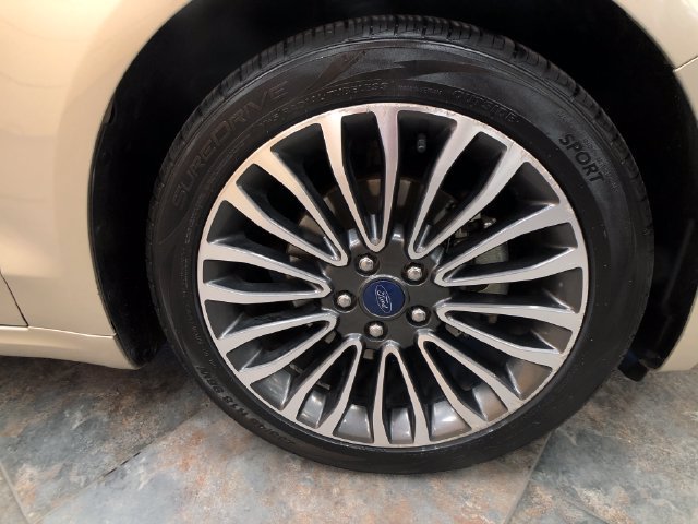 Used 2018 Ford Fusion SE w/ Fusion SE Technology Package AWD/4WD image 9
