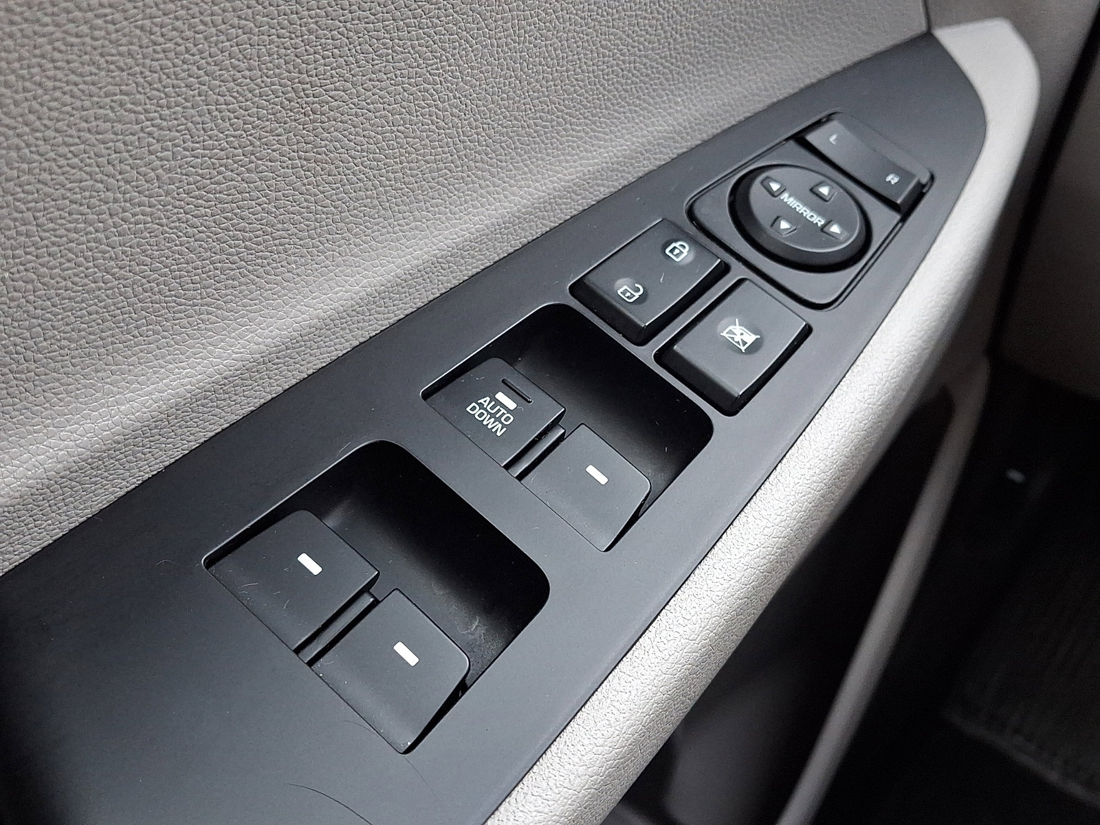 Used 2020 Hyundai Tucson SE image 25