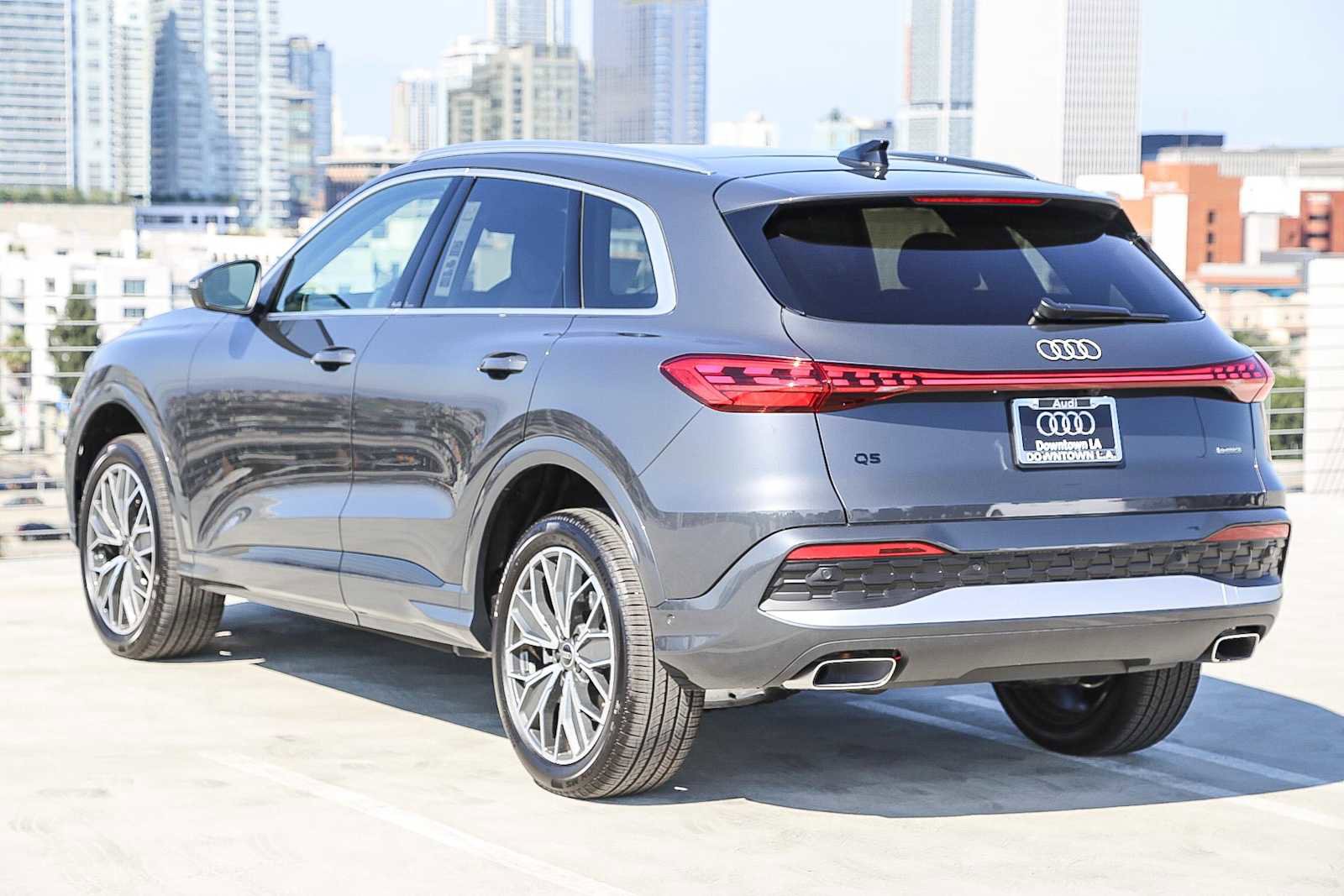 Used 2025 Audi Q5 Premium w/ Premium Plus AWD/4WD image 6