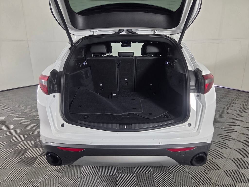 Used 2023 Alfa Romeo Stelvio Ti AWD/4WD image 29