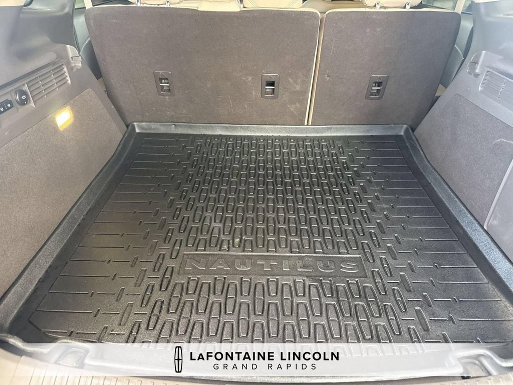 Certified 2023 Lincoln Nautilus Reserve AWD/4WD image 30