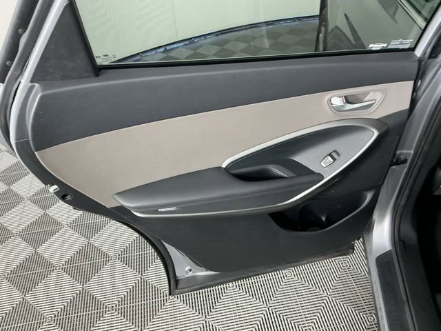 Used 2017 Hyundai Santa Fe SE image 10