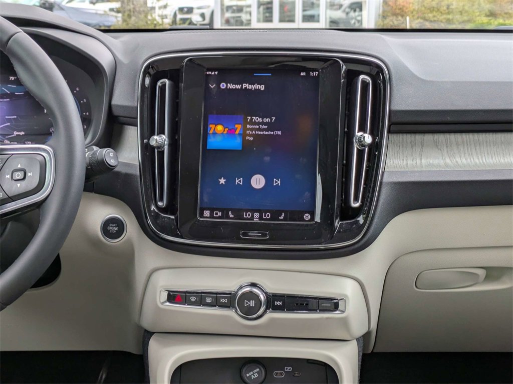 Used 2023 Volvo XC40 B5 Ultimate image 20