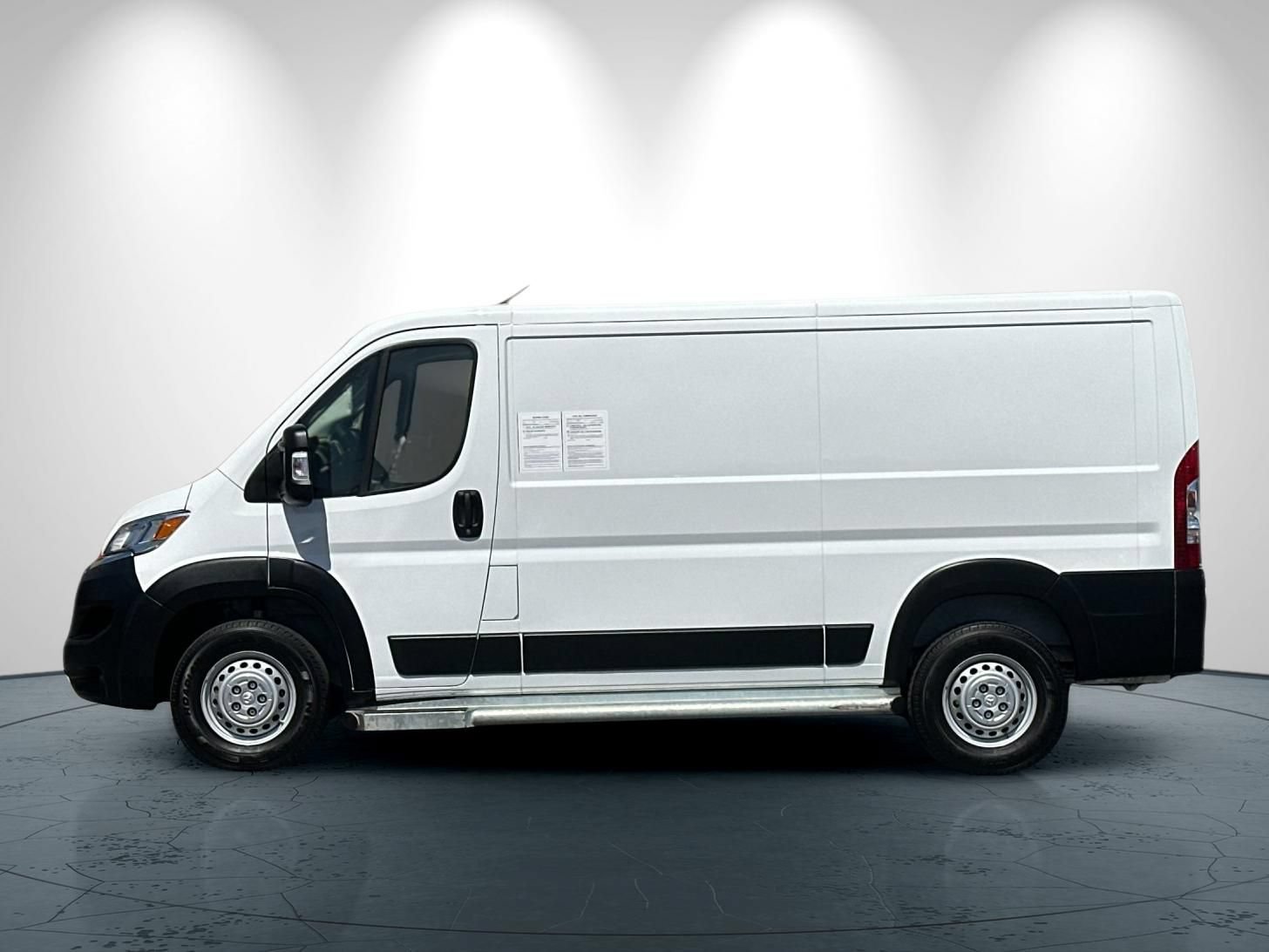 Used 2025 RAM ProMaster 2500 w/ U-Haul Equipment Group FWD image 7
