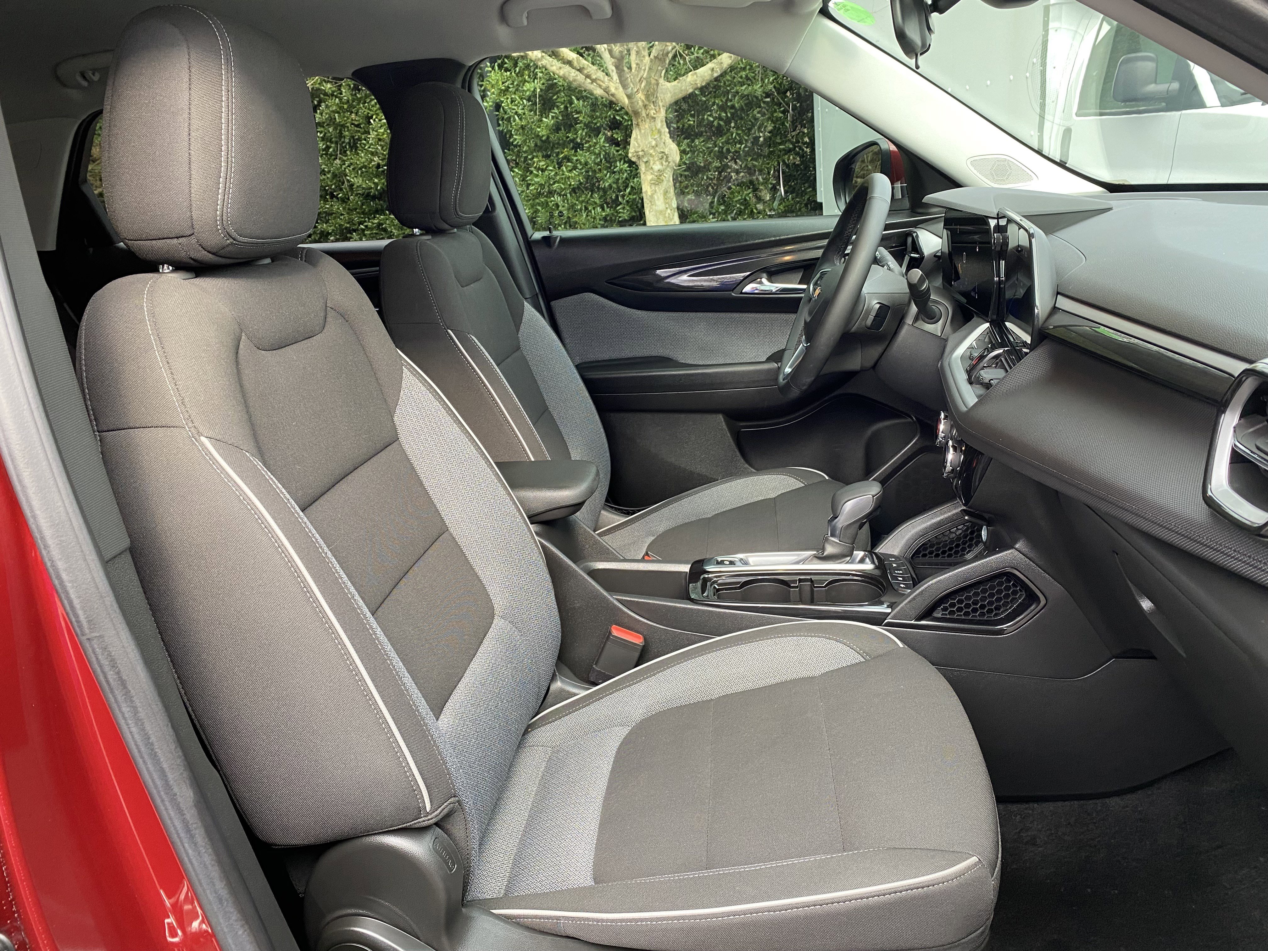 Used 2024 Chevrolet TrailBlazer LT w/ LT Cold Weather Package image 33