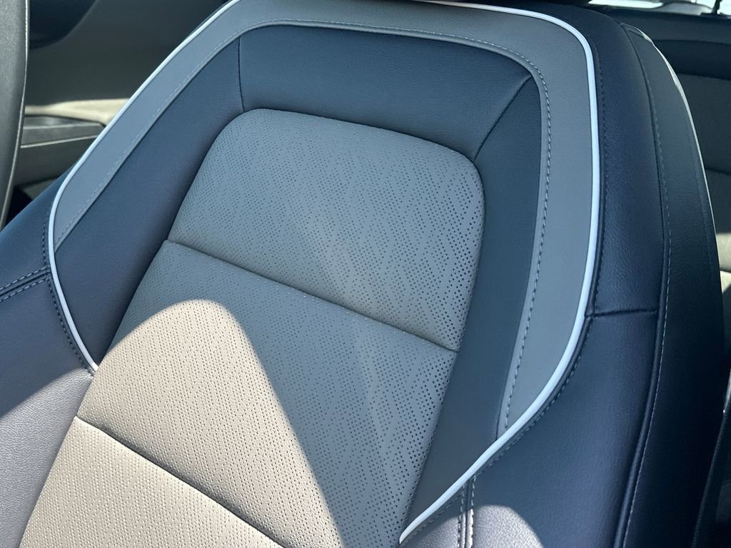 New 2026 Chevrolet Equinox LT w/ Convenience Package II AWD/4WD image 24
