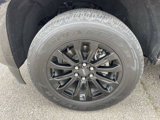Used 2022 GMC Canyon Elevation w/ Elevation Premium Package AWD/4WD image 10