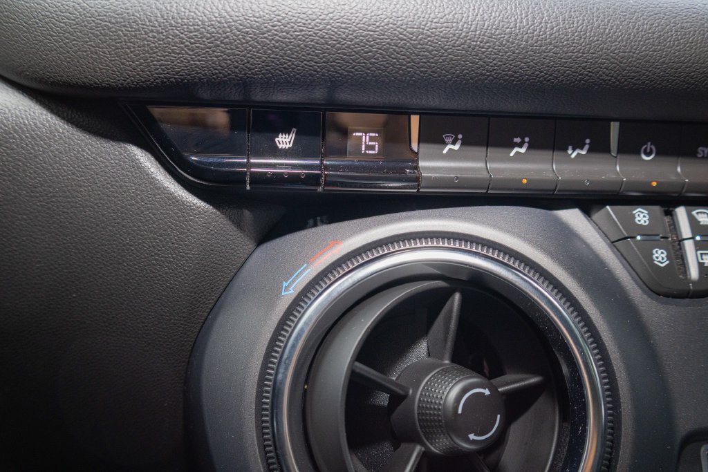 Used 2022 Chevrolet Blazer LT FWD image 20