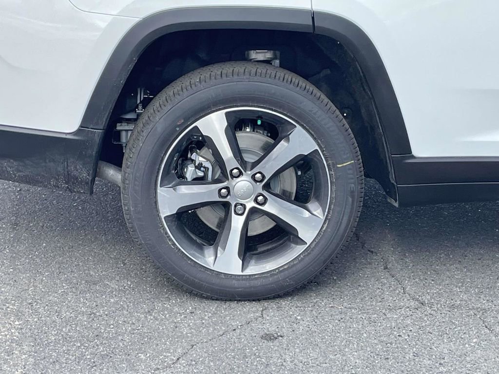 New 2026 Jeep Grand Cherokee L Limited image 12