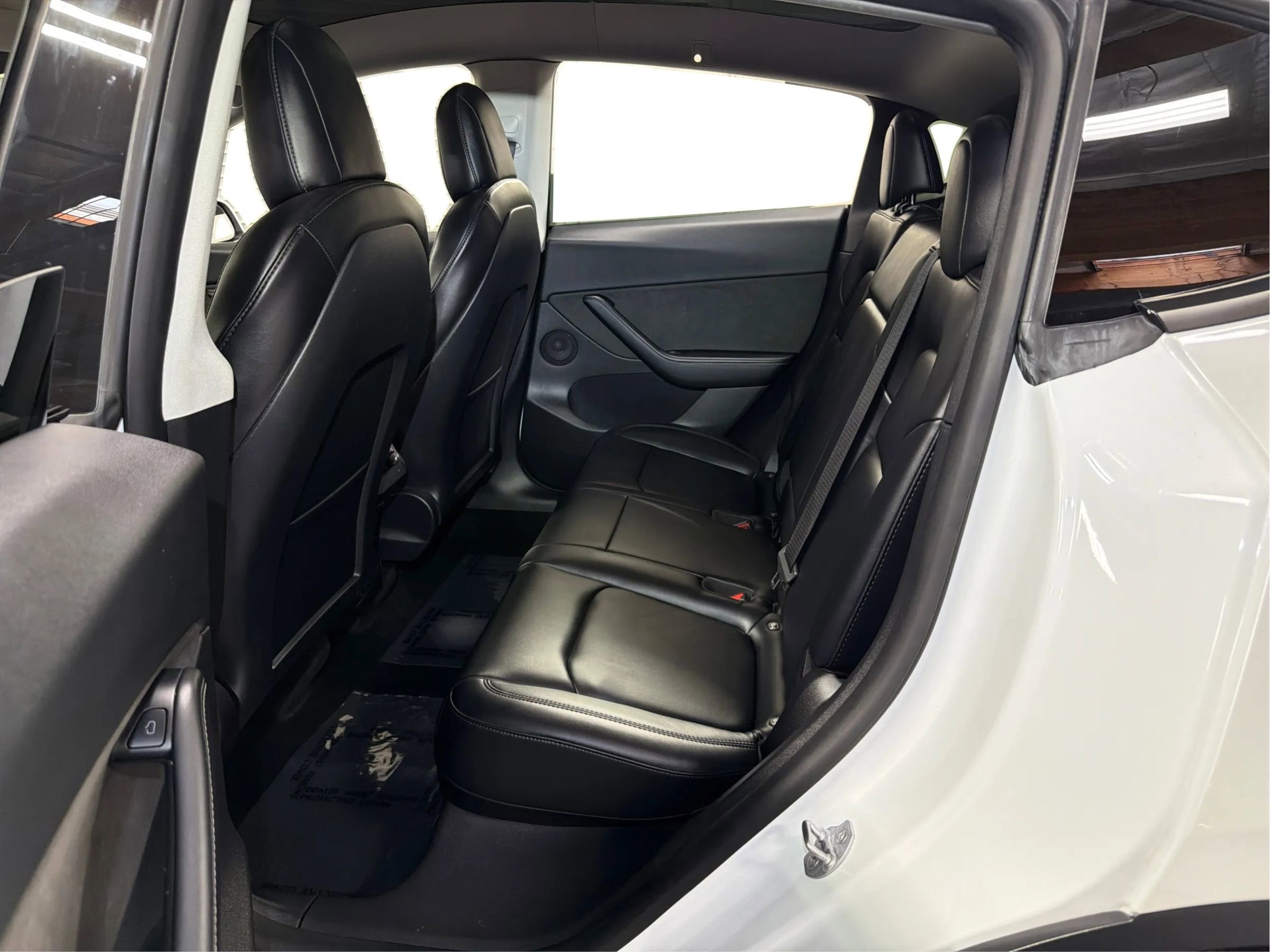 Used 2022 Tesla Model Y Long Range image 10