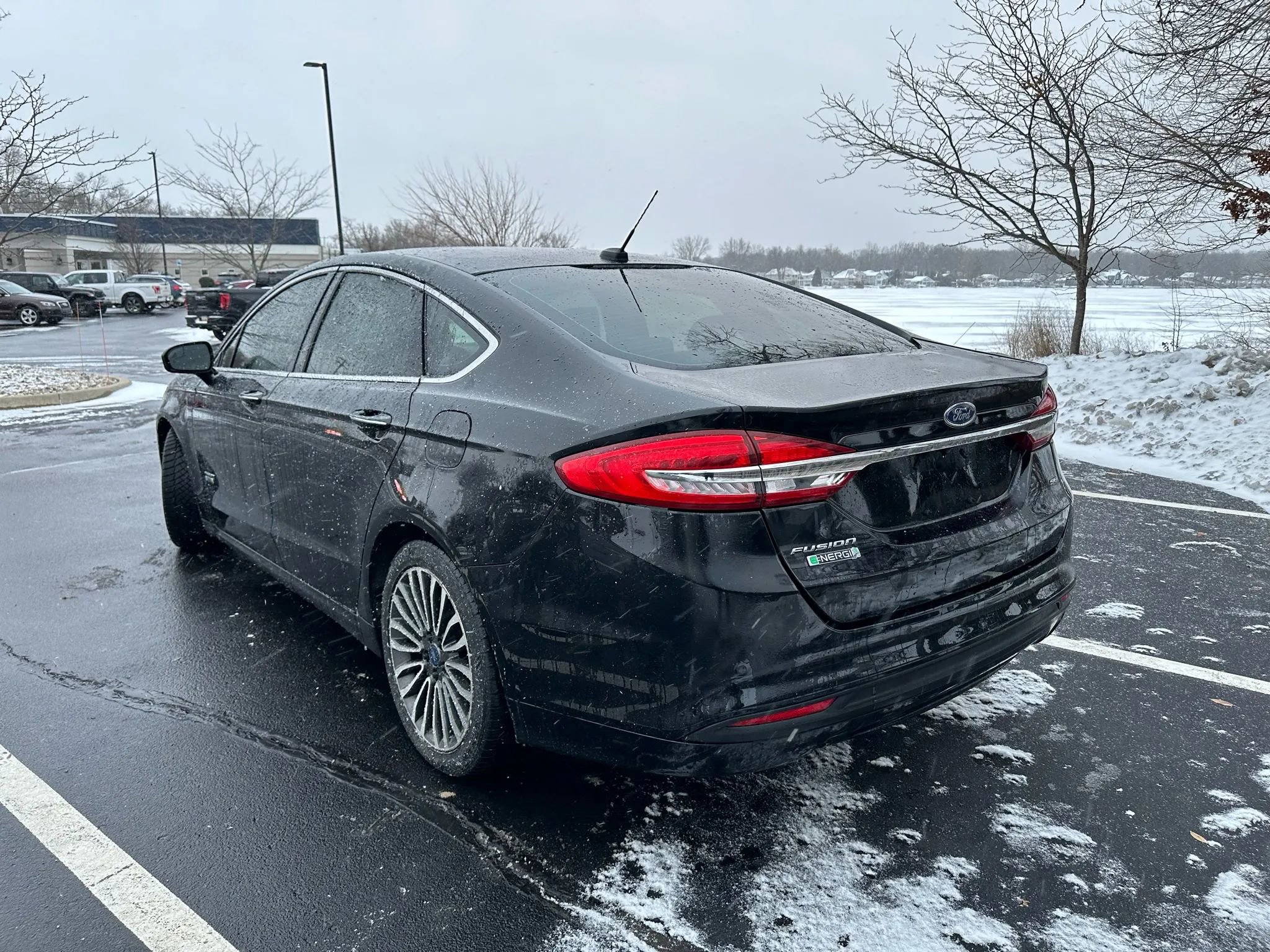Used 2017 Ford Fusion Energi SE image 7