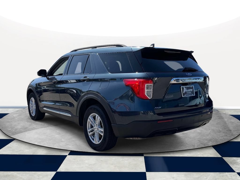 Used 2023 Ford Explorer XLT AWD/4WD image 4