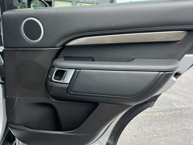 Used 2018 Land Rover Discovery HSE AWD/4WD image 28