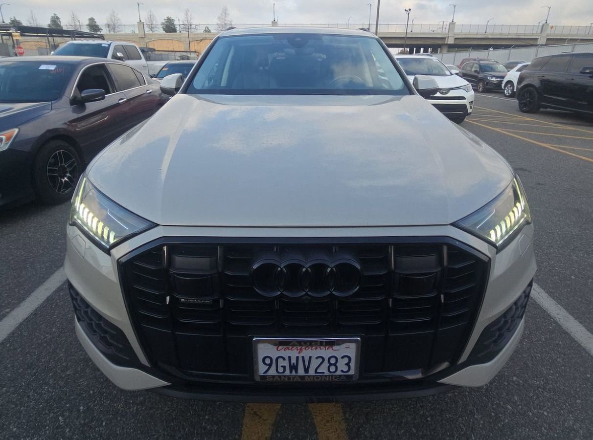 Used 2023 Audi Q7 3.0T Prestige w/ Prestige Package image 2
