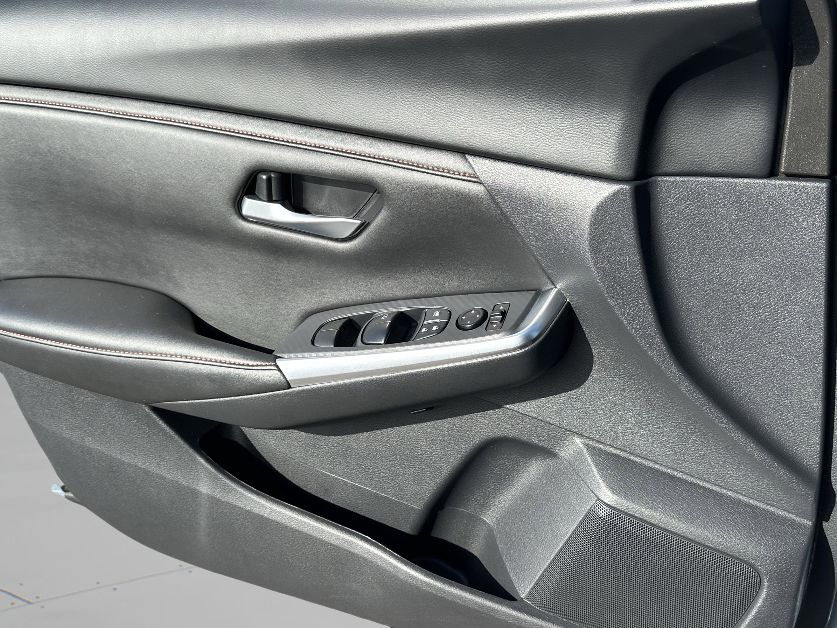 Certified 2025 Nissan Sentra SR image 23