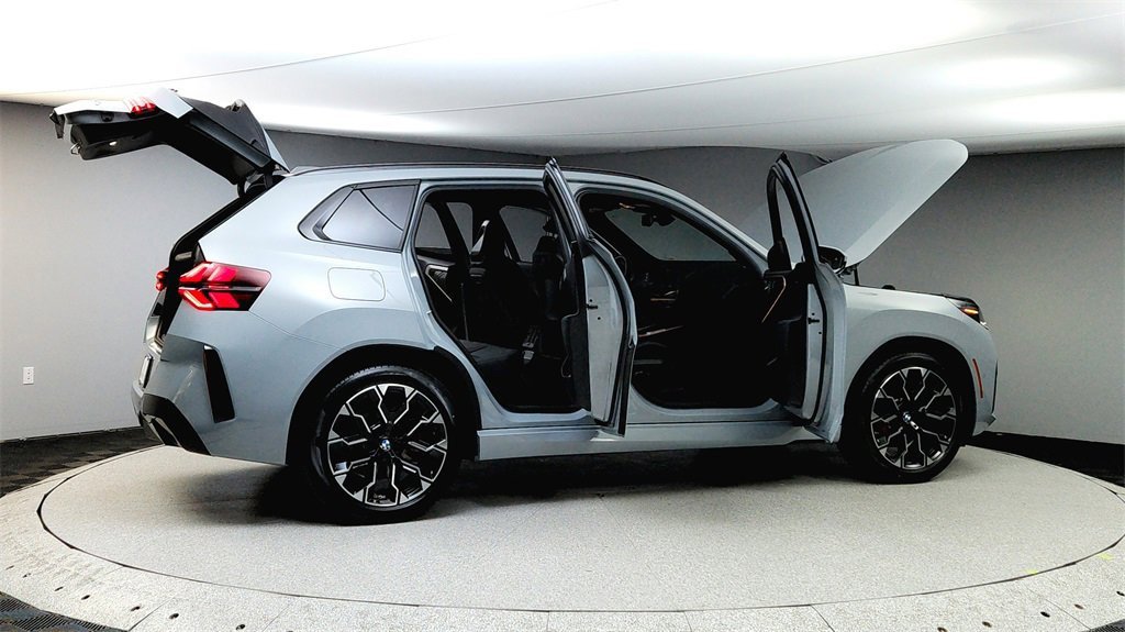 Used 2025 BMW X3 xDrive30i w/ Premium Package image 12