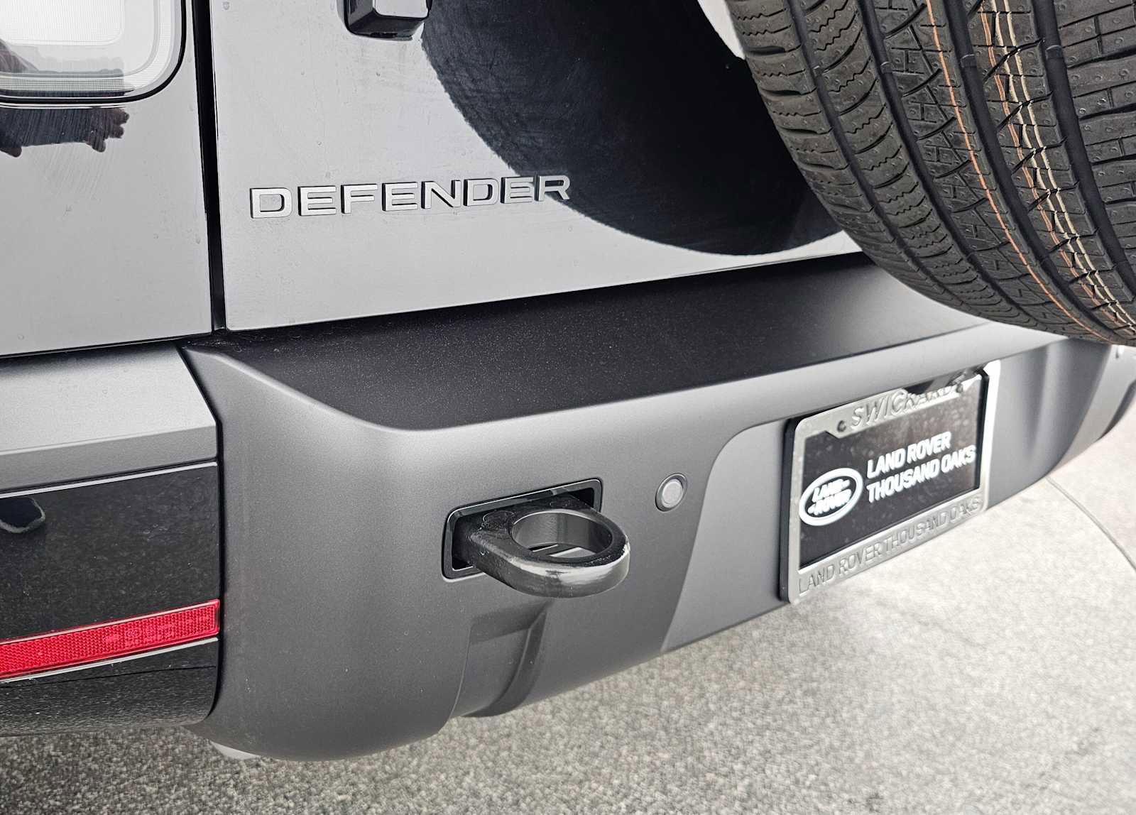 New 2026 Land Rover Defender 110 X-Dynamic SE image 13