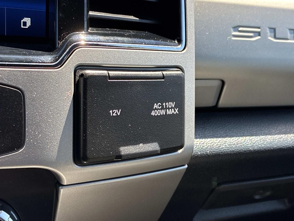 Used 2022 Ford F250 Lariat w/ Black Appearance Package AWD/4WD image 32