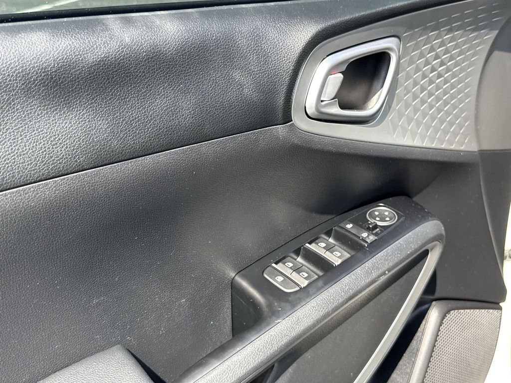 Used 2020 Kia Soul LX image 28