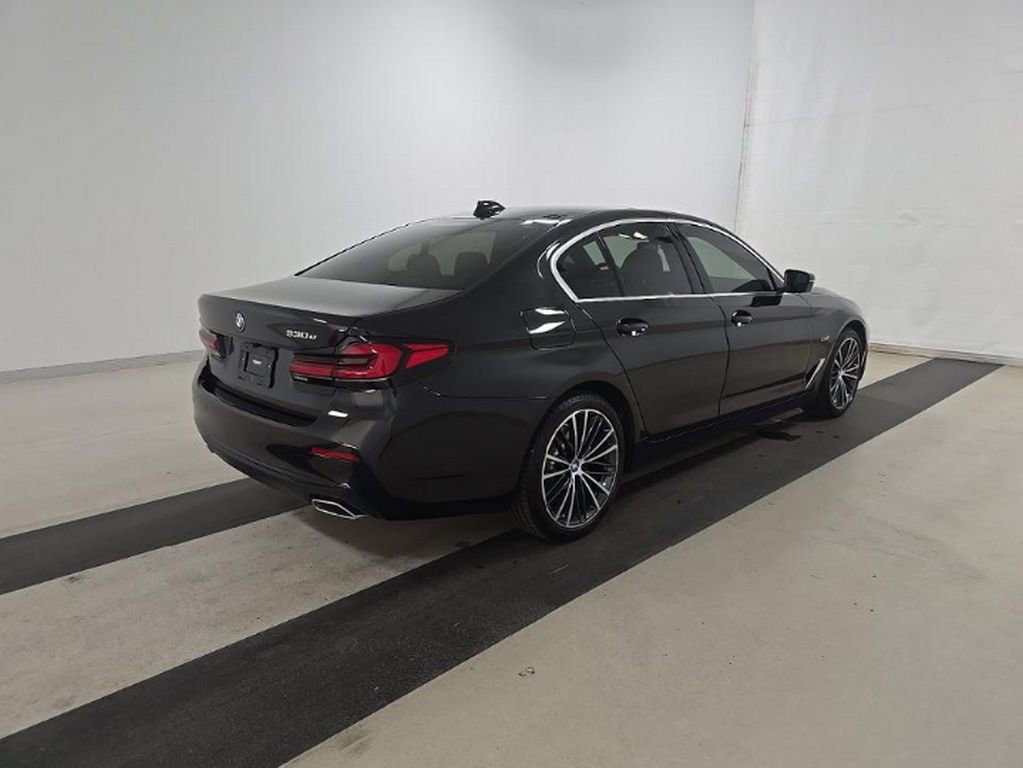 Used 2023 BMW 530e w/ Convenience Package RWD image 4