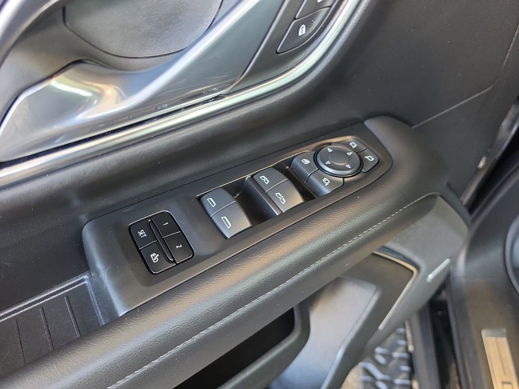 Certified 2024 Chevrolet Tahoe Z71 w/ Luxury Package image 28