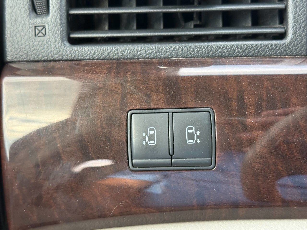 Used 2015 Nissan Quest SV image 30