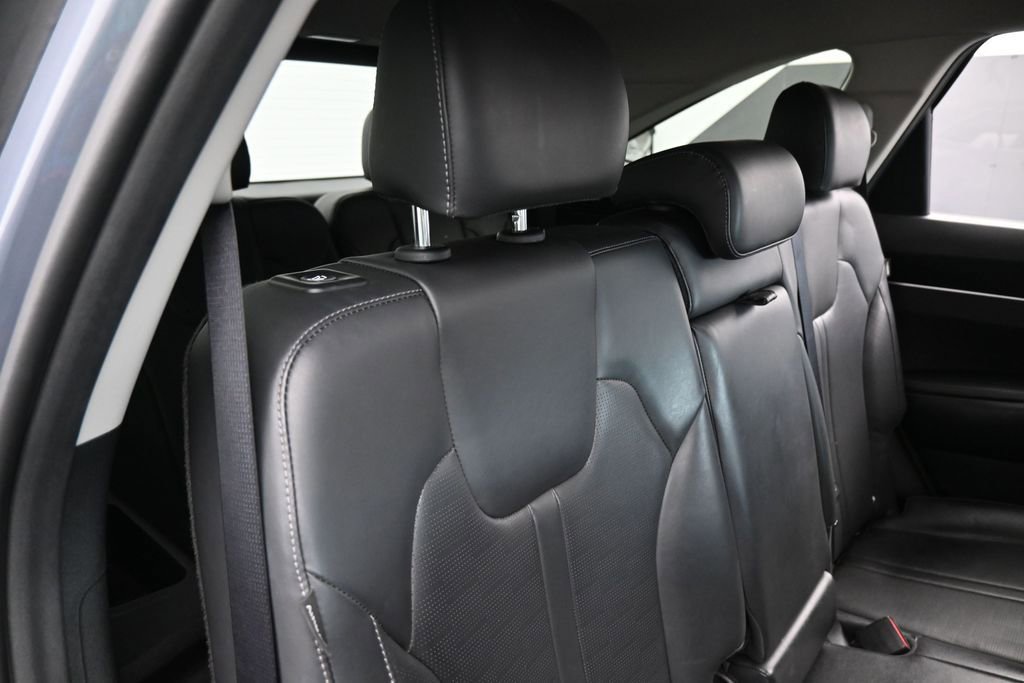Used 2025 Kia Sorento S FWD image 40
