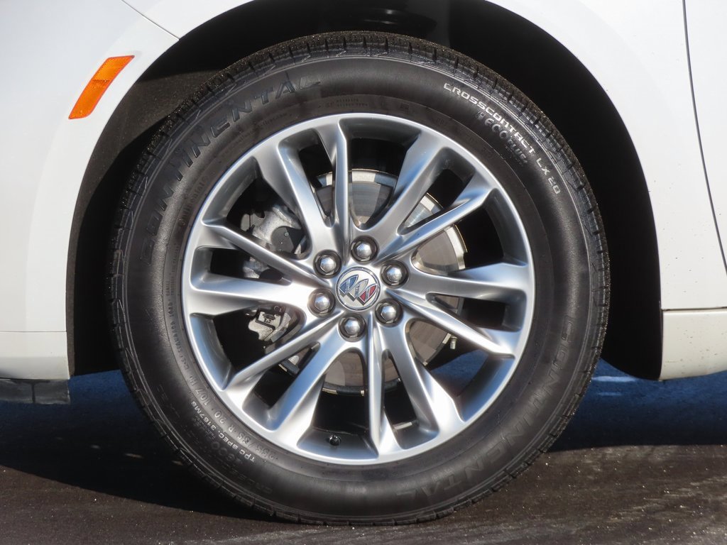 Used 2024 Buick Enclave Avenir w/ Avenir Technology Package image 17