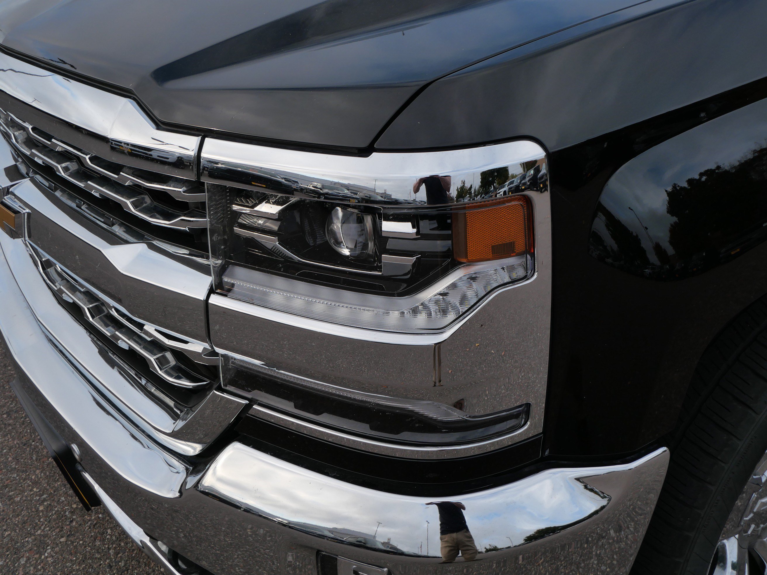 Used 2018 Chevrolet Silverado 1500 LTZ w/ Sport Package AWD/4WD image 15