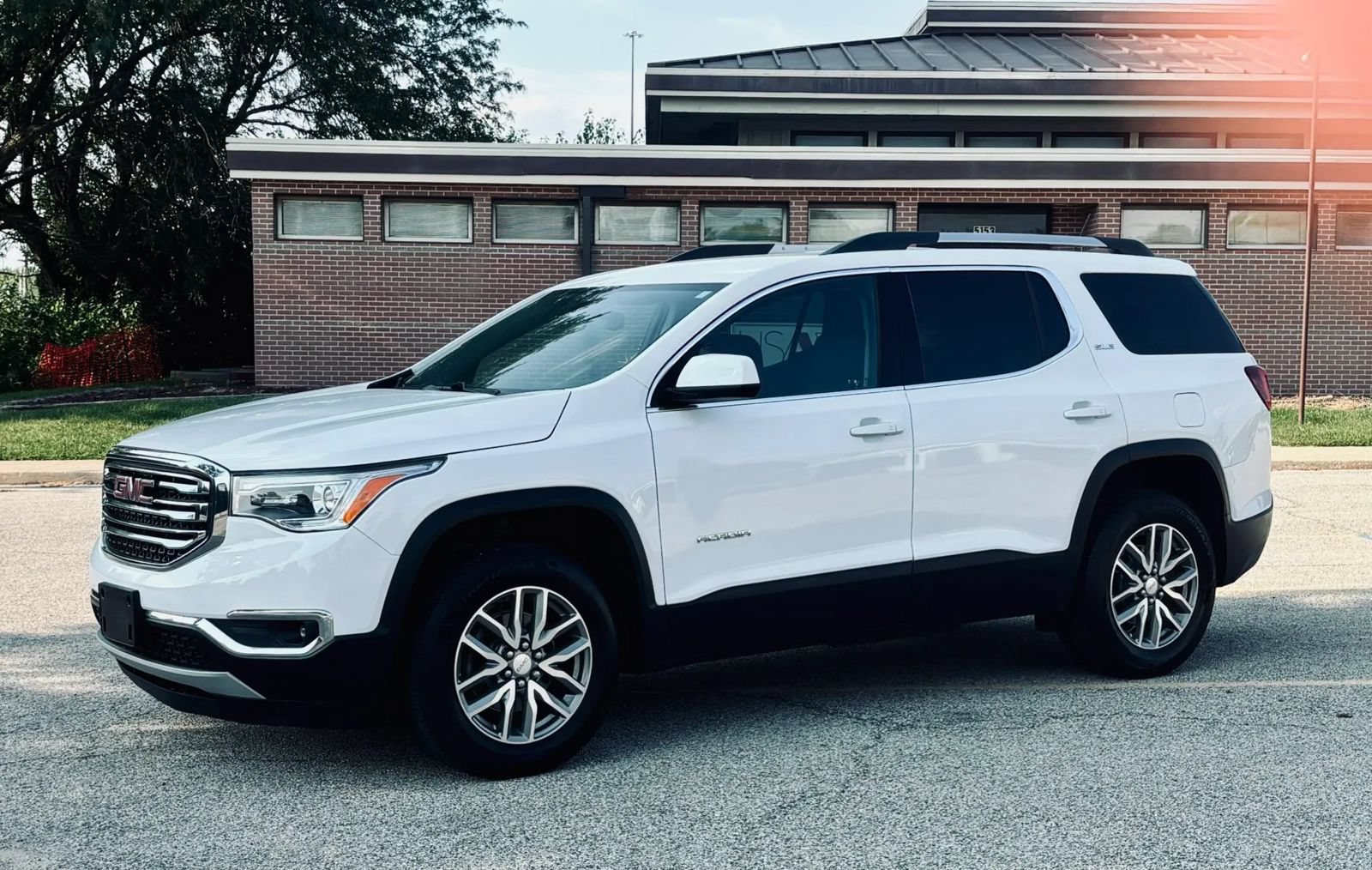 Used 2017 GMC Acadia SLE AWD/4WD image 12