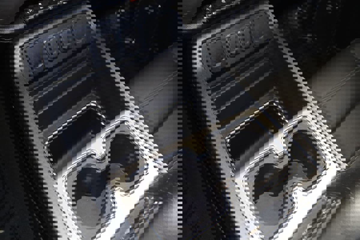 Used 2016 GMC Sierra 2500 Denali w/ Suspension Package, Off-Road AWD/4WD image 28