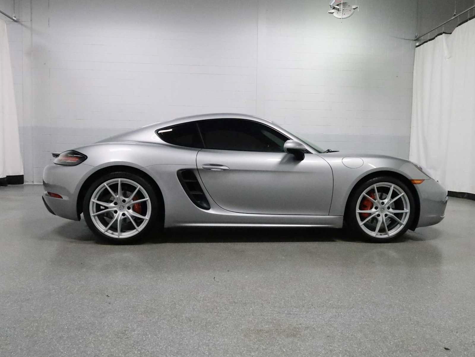 Used 2018 Porsche 718 Cayman S RWD image 10