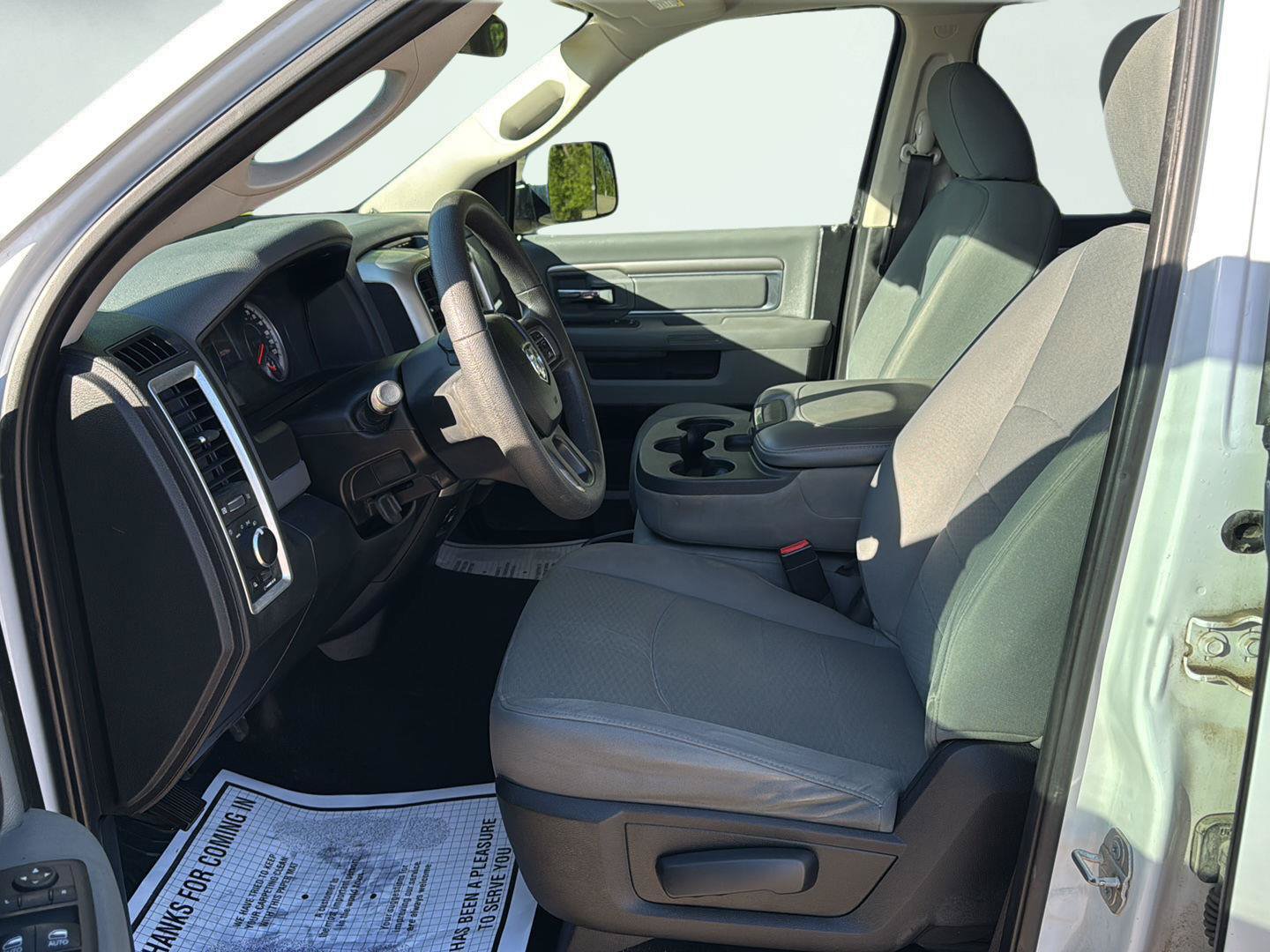 Used 2018 RAM 1500 Classic SLT AWD/4WD image 9